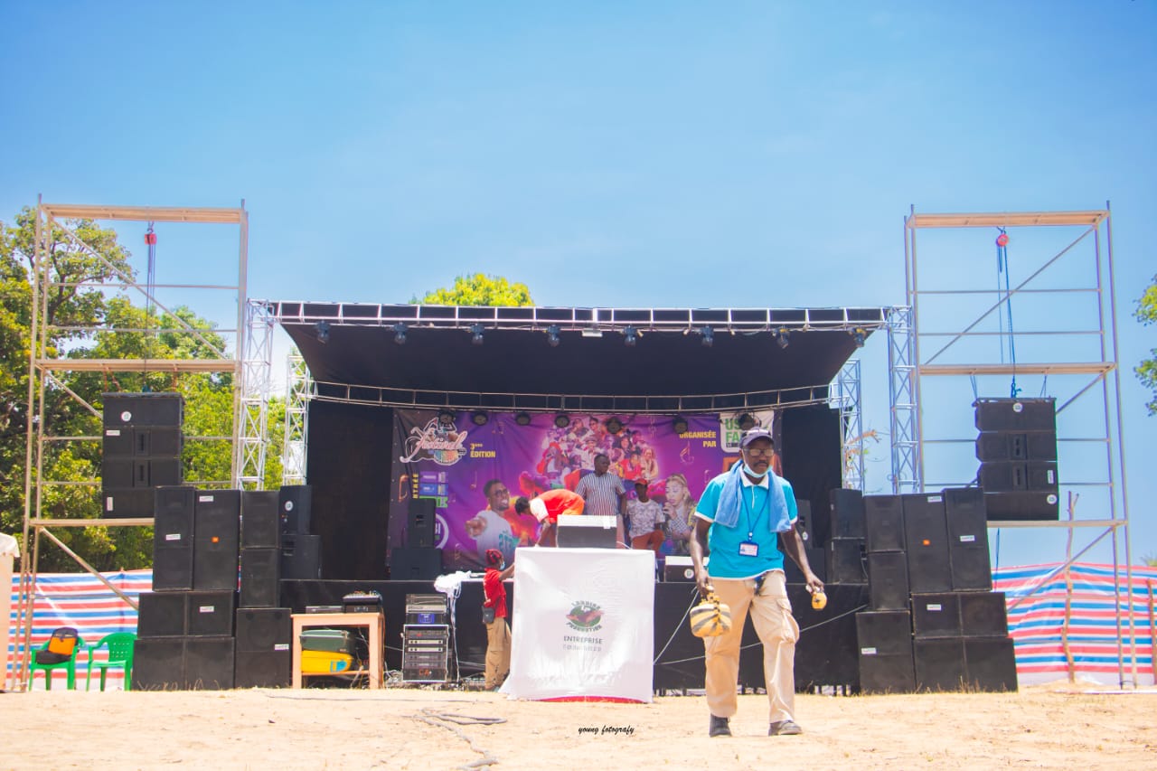 Usofal Art Music — scène et public en Casamance (12)